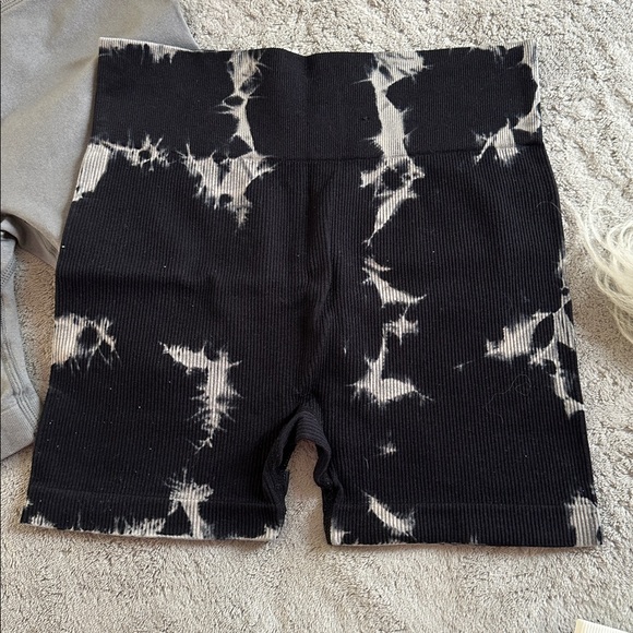 Women's Multi-Color Shorts Set - Picture 5 of 7